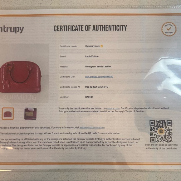 Louis Vuitton "Alma" Monogram pat-tent Leather Medium Size Bag in Red. Looks new - Picture 4 of 16